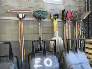 Being an elephant keeper isn’t all fun and games. It also involves a lot of hard work. Rakes, shovels, and brooms are only some of the tools the keepers use to keep the elephants comfortable in their immaculately clean exhibits.